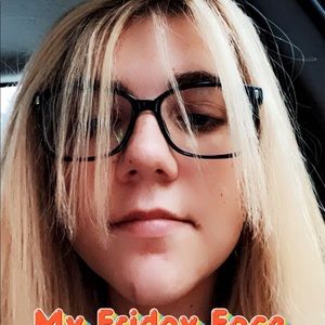 Meet your Posher, Macie